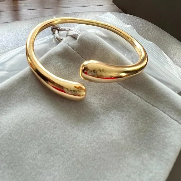 Neiman Marcus Adjustable 18K Gold Plated Chunky Open Bangle Gold Cuff Br… - Picture 3 of 5